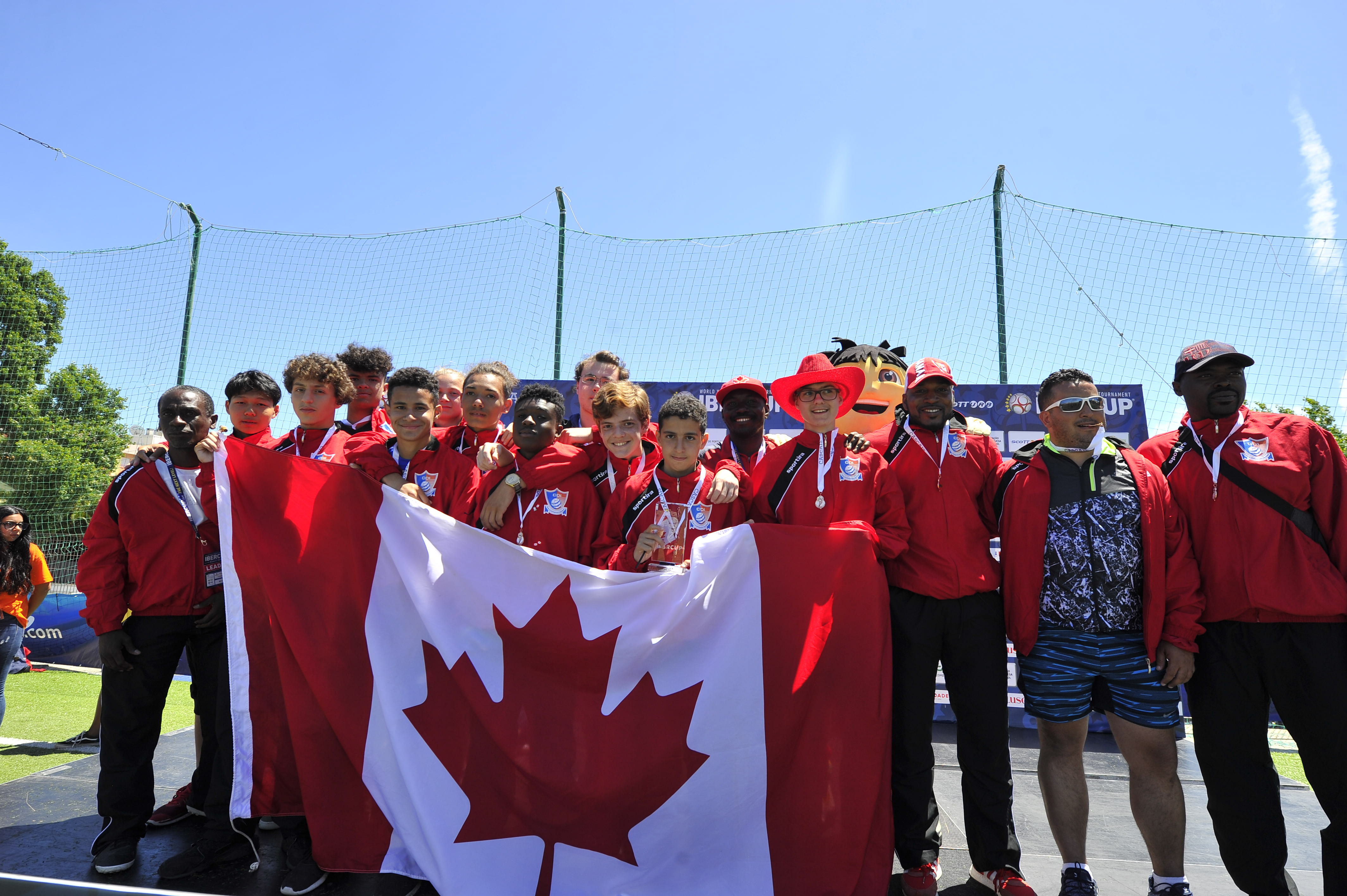 IberCup Estoril - Canada team with the flag - Road to Sport